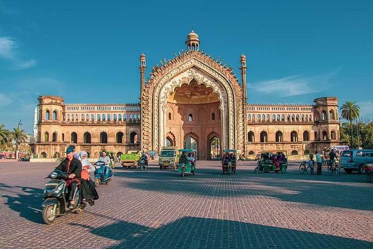 Best Places To Visit in Lucknow_ Rumi Darwaza